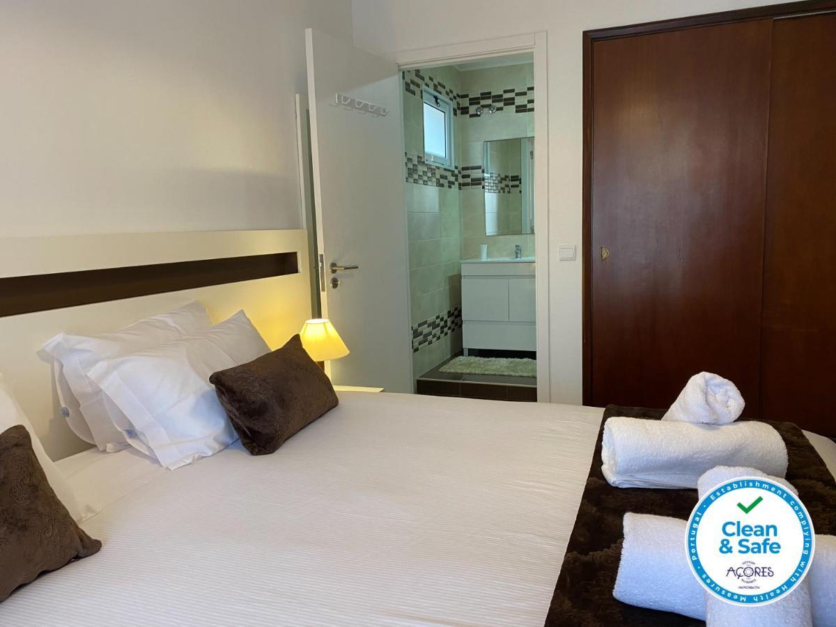 The Rock Guest House ปอนตาเดลกาดา ภายนอก รูปภาพ